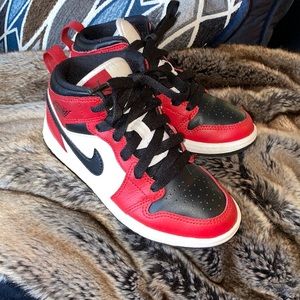 Jordan 1s (kids)